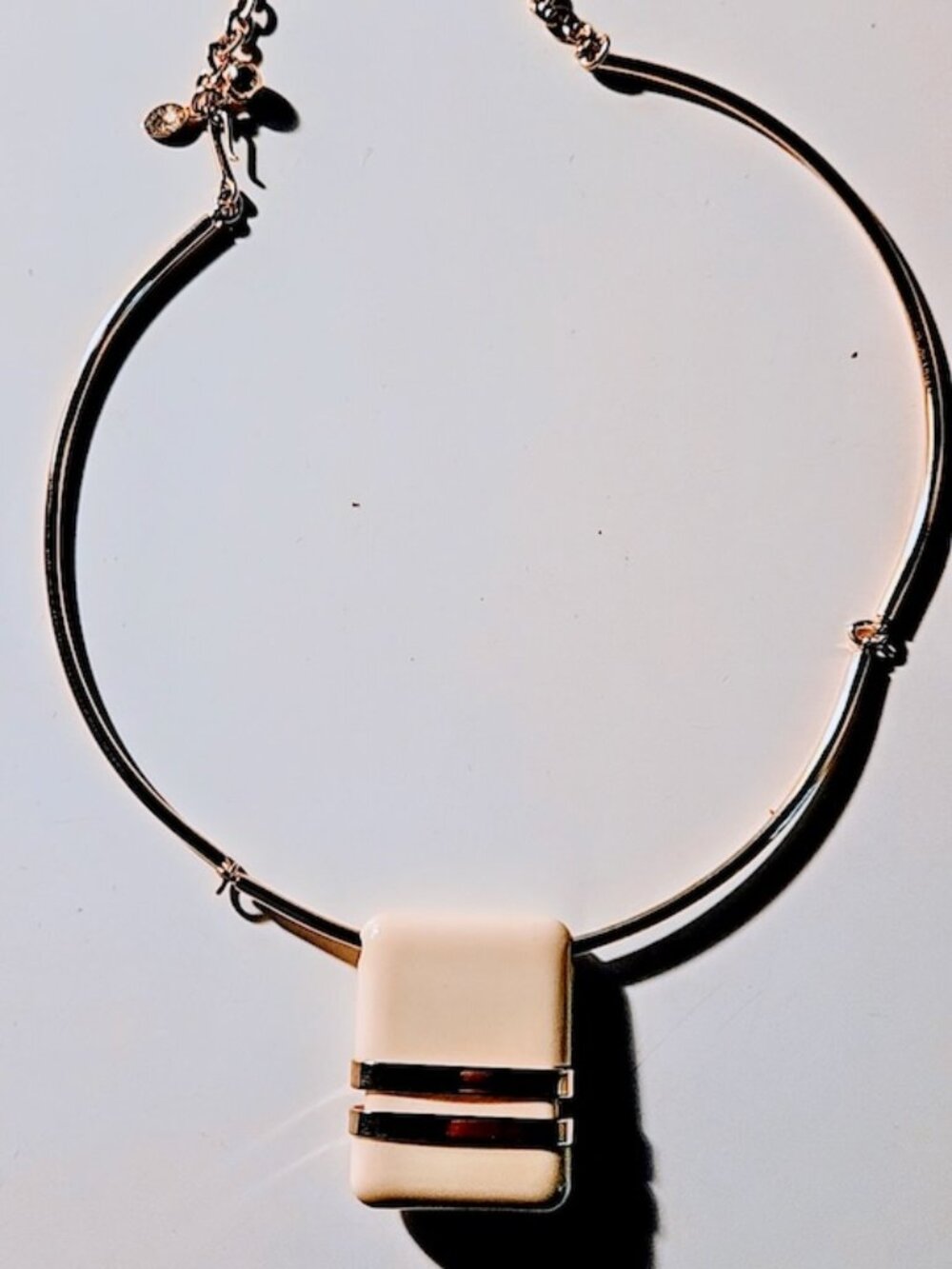Vintage 1970's Avon Collar Necklace - Cream Acrylic & Gold - Mod